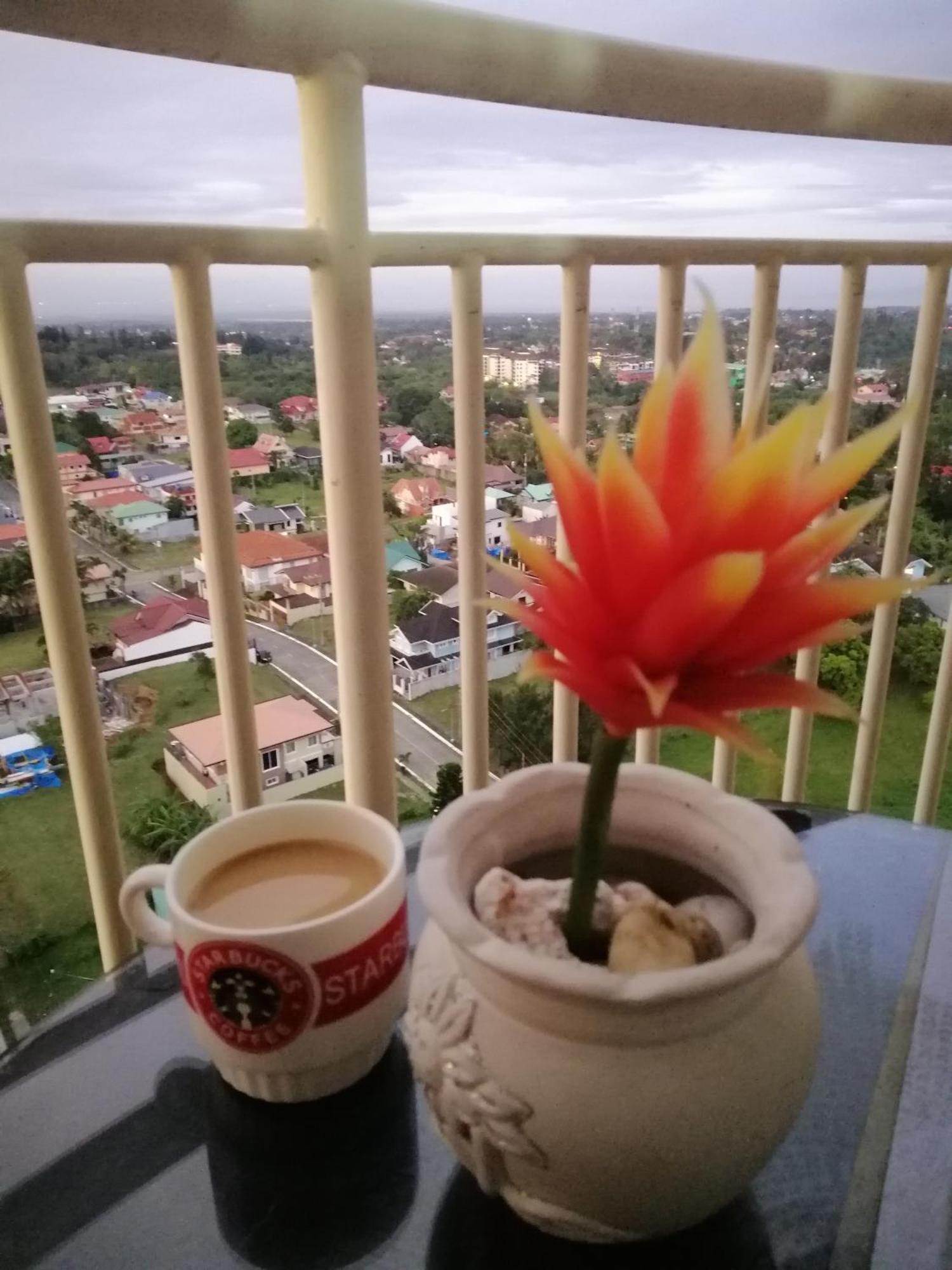 Tagaytay Condo With Overlooking Tagaytay City Zewnętrze zdjęcie